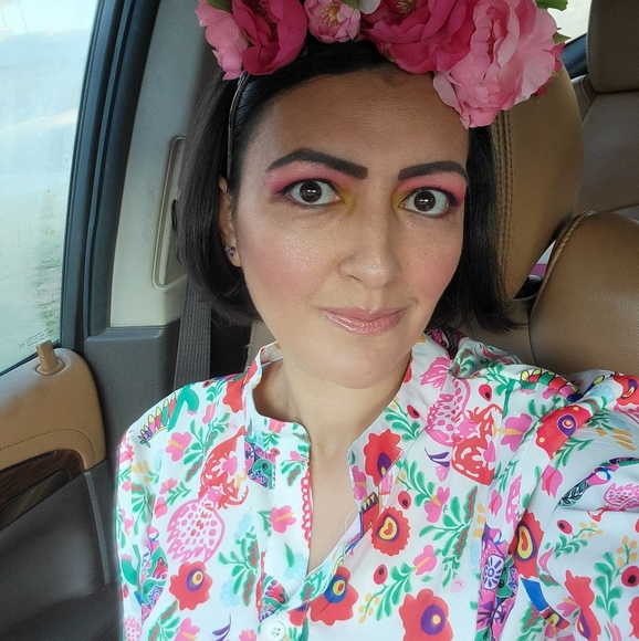 Meet your Posher, Lauren - Picture 2 of 2